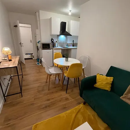 Charming, Quiet 2-bedroom * مازامي